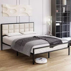 Letto matrimoniale in metallo imbottito King con testiera impunturata a quadri, letto a piattaforma in ecopelle con supporto a doghe in acciaio, sommier a molle opzionale, beige