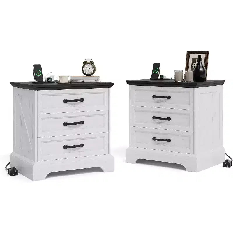 Comodino moderno in stile rustico con 3 ampi cassetti, tavolino laterale da 63 cm di larghezza in legno retrò, comodino grande per camera da letto, bianco