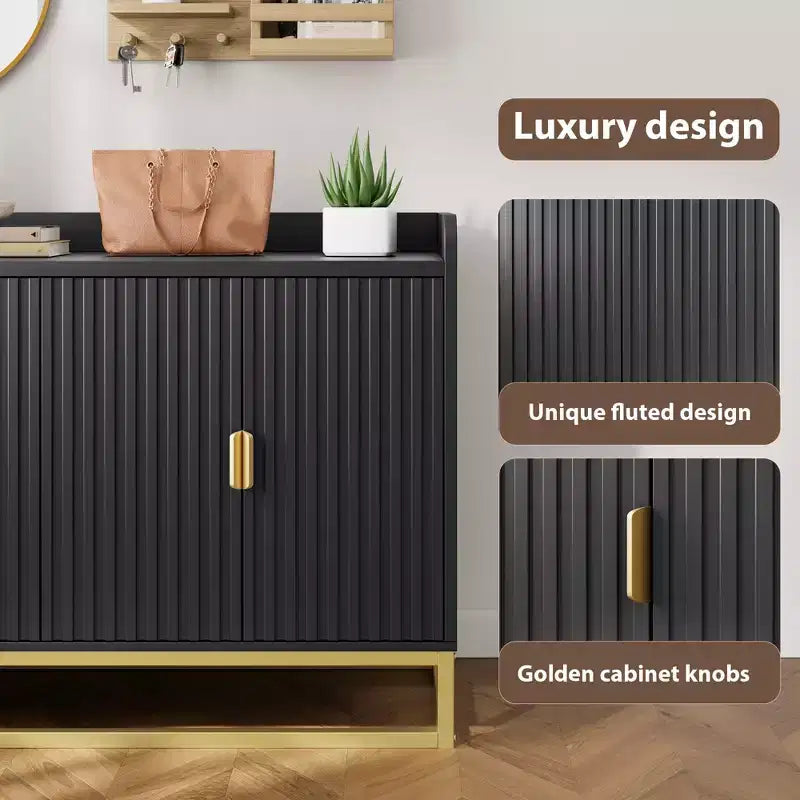 Credenza, mobile contenitore scanalato da 120 cm con ripiani regolabili per soggiorno cucina