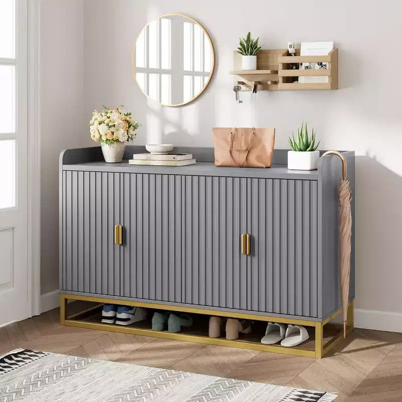 Credenza, mobile contenitore scanalato da 120 cm con ripiani regolabili per soggiorno cucina