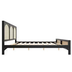 Letto a piattaforma in legno matrimoniale/king size con testiera e pediera in rattan, struttura letto con gambe di supporto