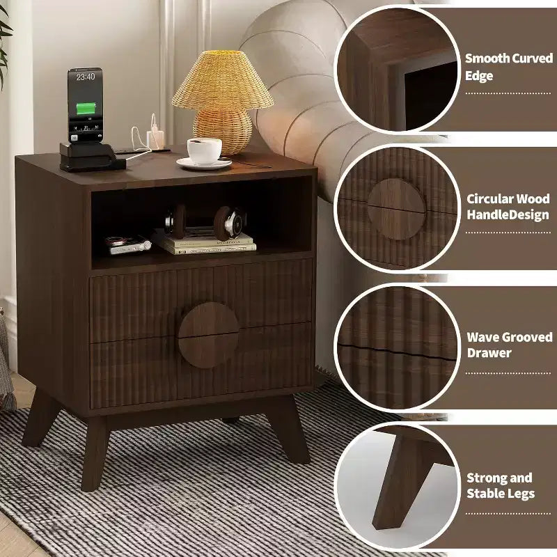 2 comodini moderni con scanalature, gambe angolate e maniglie rotonde in legno, 2 cassetti, tavolino da salotto per camera da letto e soggiorno