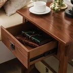 Comodino marrone: Legno massello, stile Mission, 71 cm di altezza, con cassetto