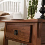 Comodino marrone: Legno massello, stile Mission, 71 cm di altezza, con cassetto