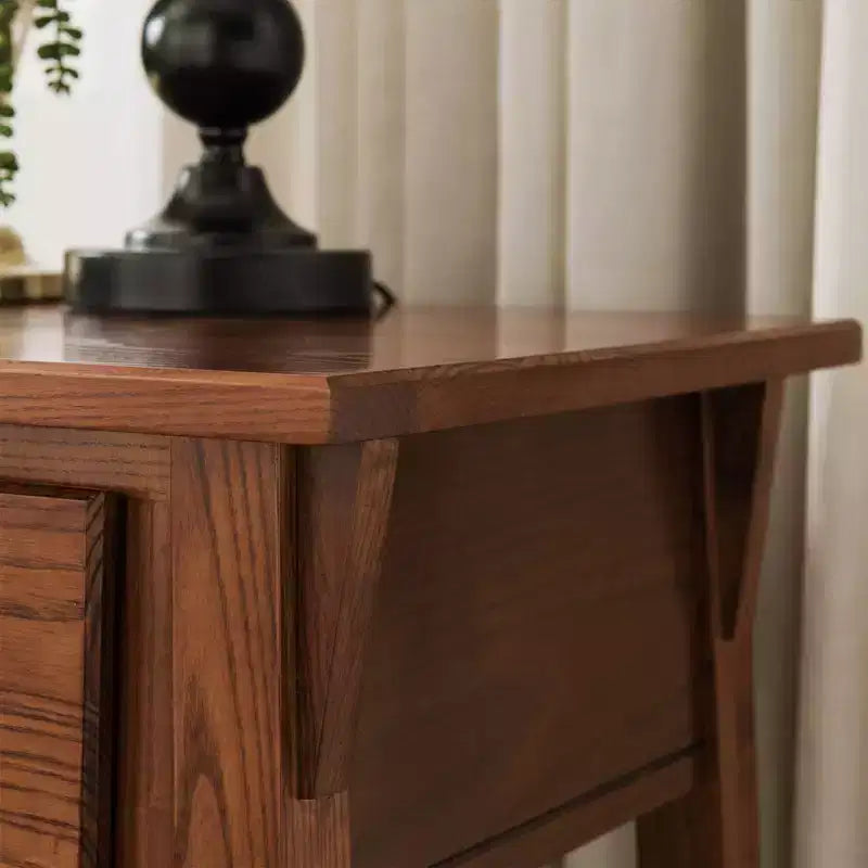 Comodino marrone: Legno massello, stile Mission, 71 cm di altezza, con cassetto